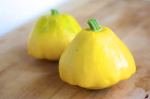 yellow patty pan